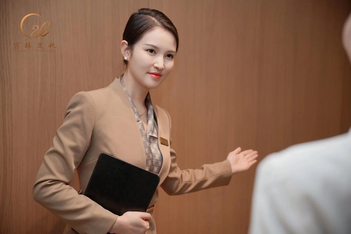 服务礼仪 引导手势——展现内心的尊重